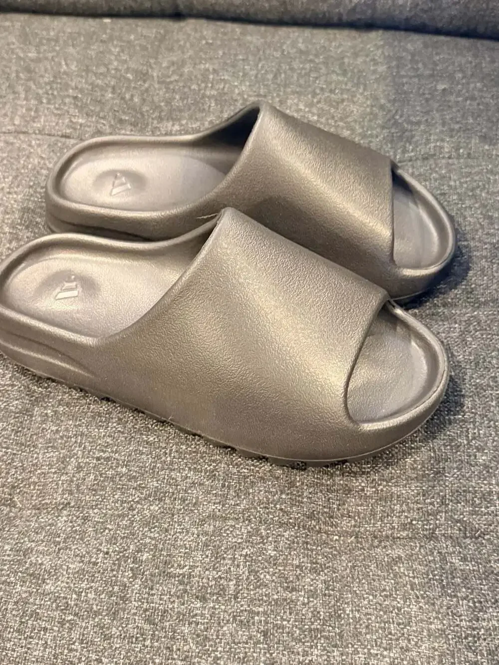 Adidas Yeezy Slide ‘slate grey' Foam Sandals - 9M, no box.